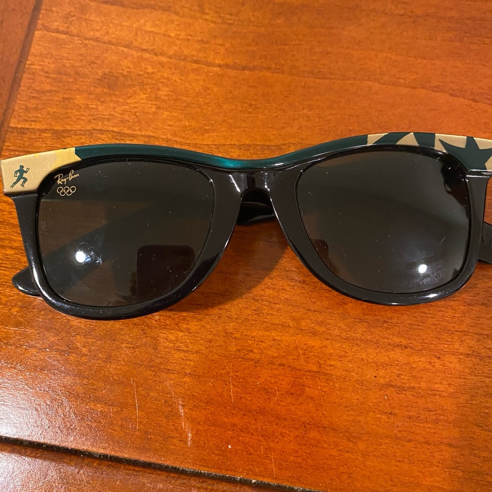 New. Sunglasses Atlanta 1996 Ray Ban Wayfarer.